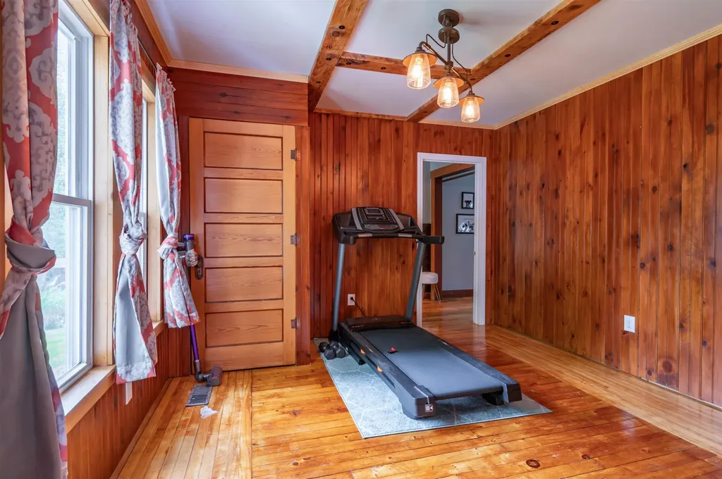 18 Wentworth Street Plymouth NH 03264