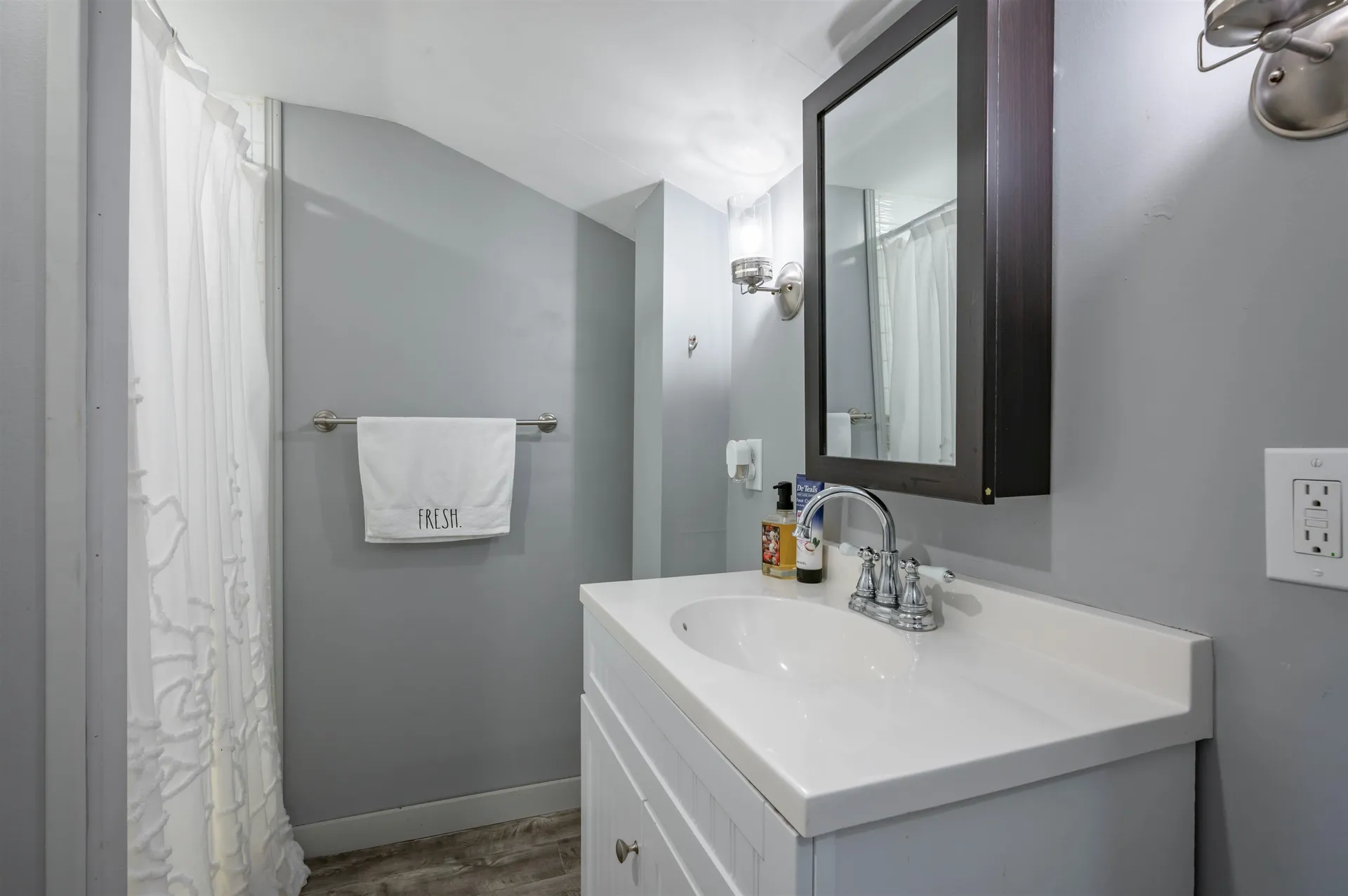 18 Wentworth Street Plymouth NH 03264