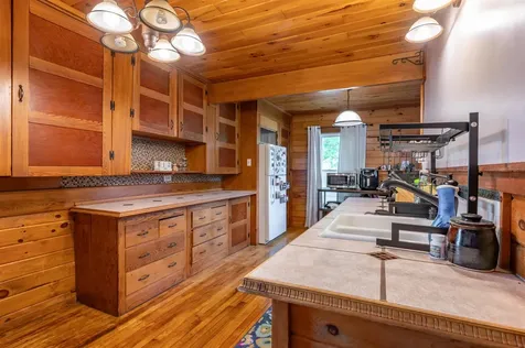 18 Wentworth Street Plymouth NH 03264