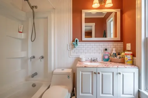 18 Wentworth Street Plymouth NH 03264