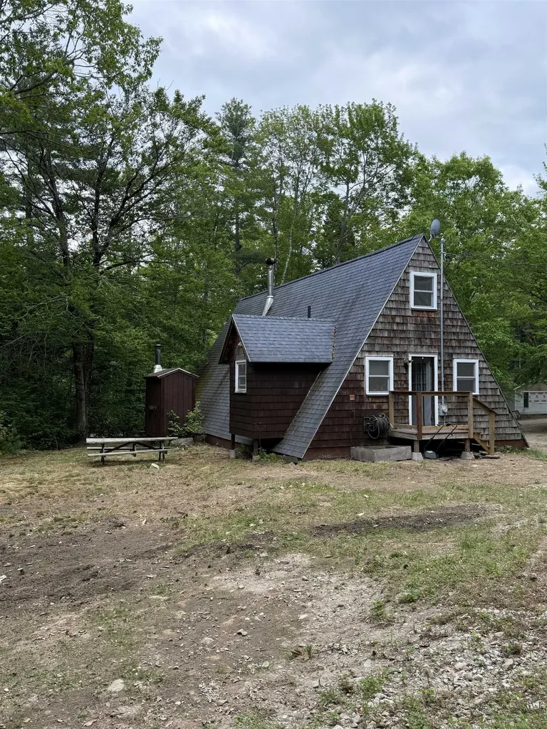 9 Spruce Road Middleton NH 03887