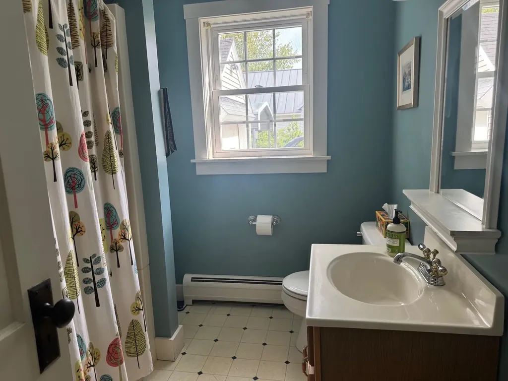 72 Worcester Avenue Hartford VT 05001