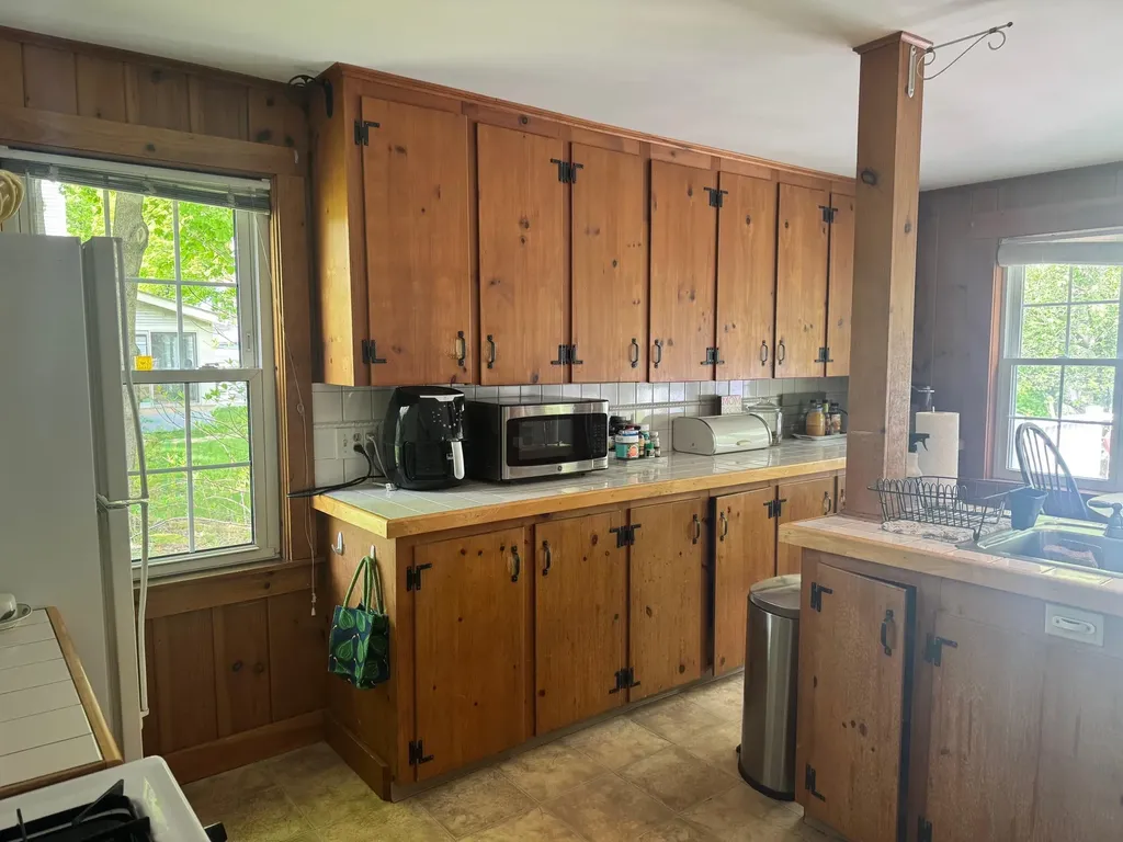 72 Worcester Avenue Hartford VT 05001