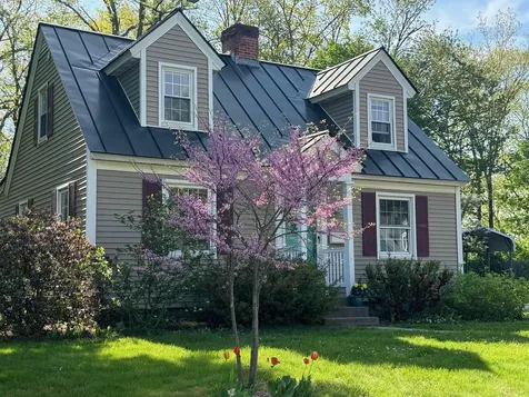 72 Worcester Avenue Hartford VT 05001