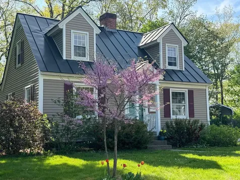 72 Worcester Avenue Hartford VT 05001