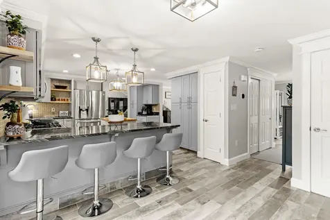 27 Cambridge Drive Merrimack NH 03054