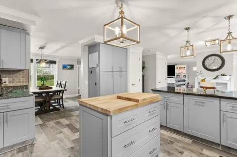 27 Cambridge Drive Merrimack NH 03054