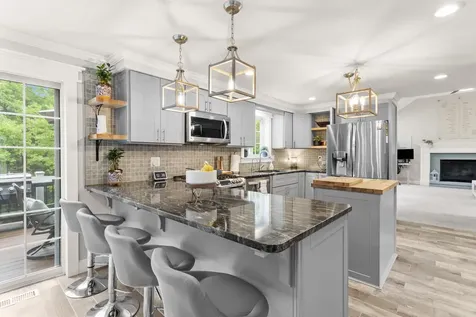 27 Cambridge Drive Merrimack NH 03054