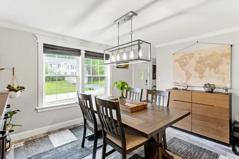 27 Cambridge Drive Merrimack NH 03054