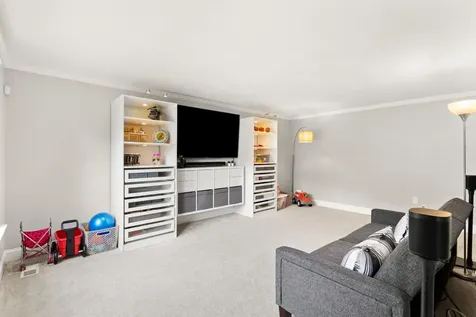 27 Cambridge Drive Merrimack NH 03054