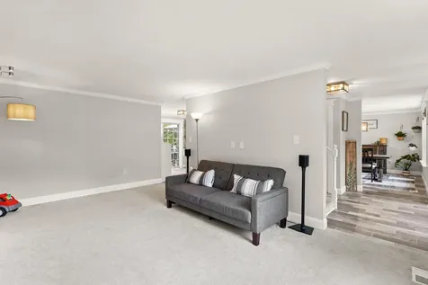 27 Cambridge Drive Merrimack NH 03054