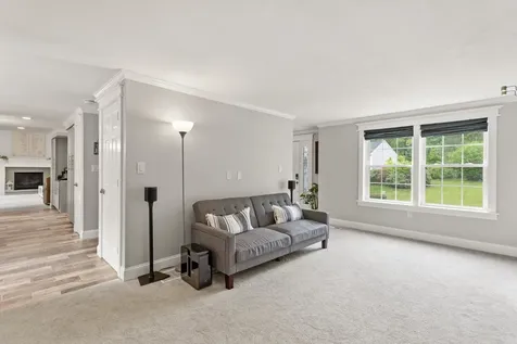 27 Cambridge Drive Merrimack NH 03054