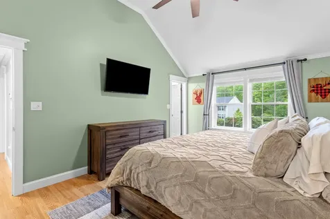 27 Cambridge Drive Merrimack NH 03054