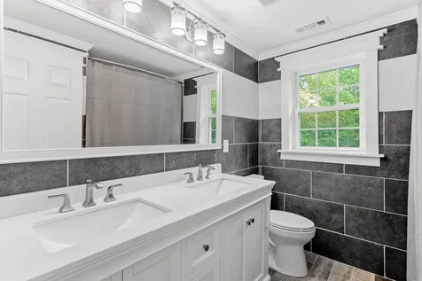 27 Cambridge Drive Merrimack NH 03054