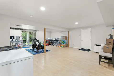27 Cambridge Drive Merrimack NH 03054