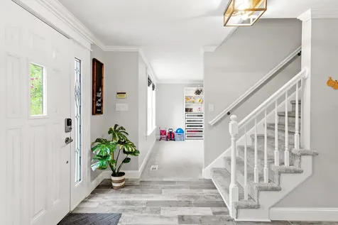 27 Cambridge Drive Merrimack NH 03054