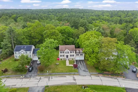27 Cambridge Drive Merrimack NH 03054