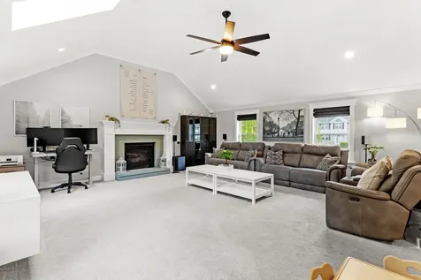27 Cambridge Drive Merrimack NH 03054