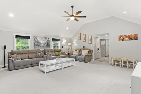 27 Cambridge Drive Merrimack NH 03054