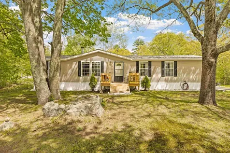 7 Welch Lane Raymond NH 03077