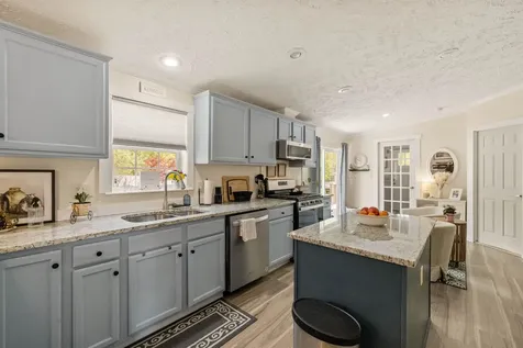 7 Welch Lane Raymond NH 03077