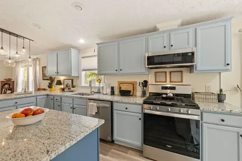 7 Welch Lane Raymond NH 03077
