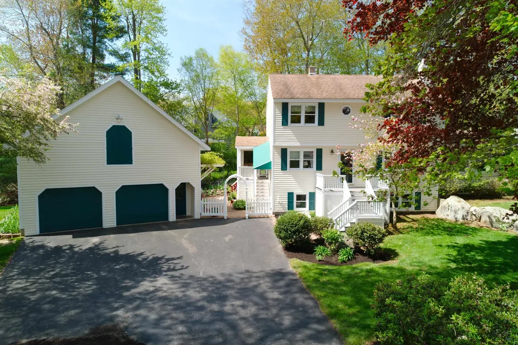 6 Mohawk Street Hampton NH 03842