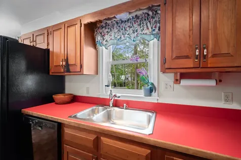 6 Mohawk Street Hampton NH 03842