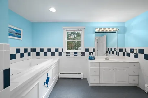 6 Mohawk Street Hampton NH 03842