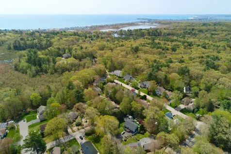 6 Mohawk Street Hampton NH 03842