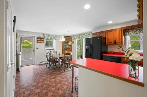 6 Mohawk Street Hampton NH 03842