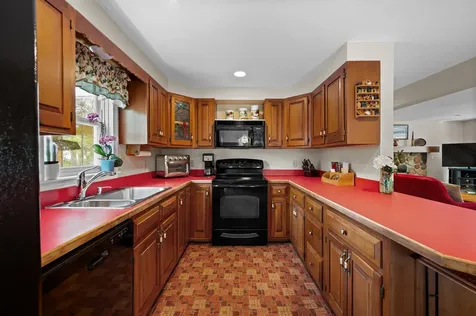 6 Mohawk Street Hampton NH 03842