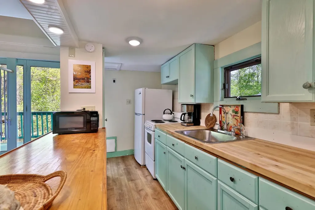 93 Litchfield Street Springfield VT 05156