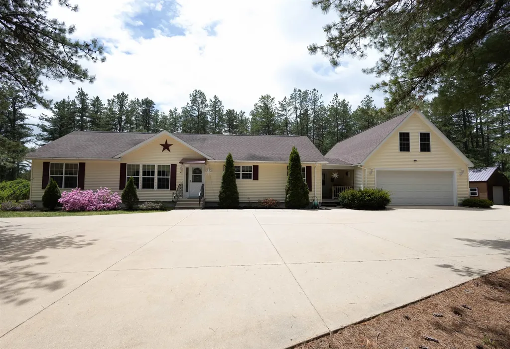 334 Silver Pine Lane Tamworth NH 03886