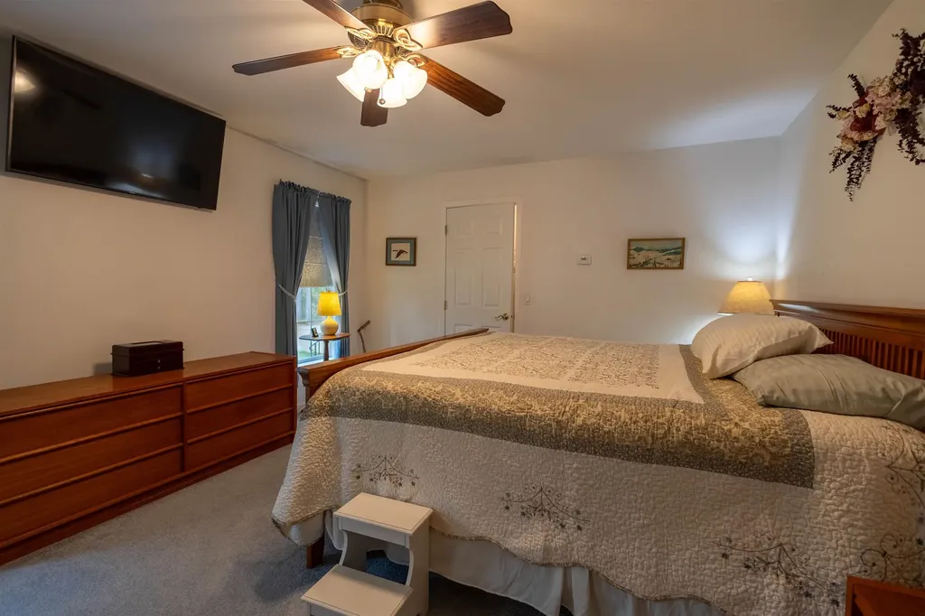 334 Silver Pine Lane Tamworth NH 03886