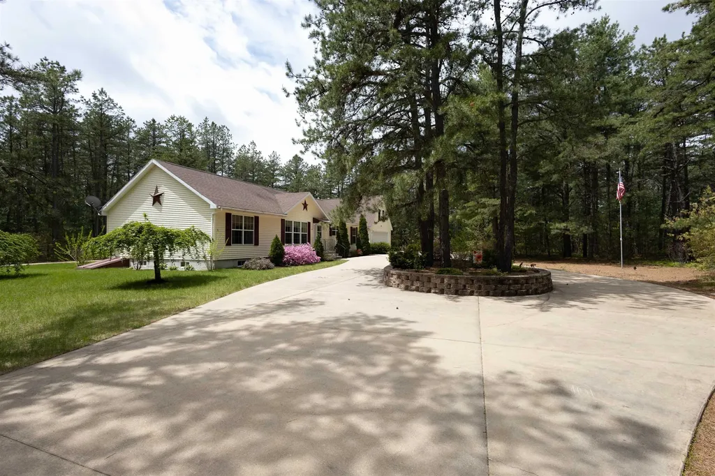 334 Silver Pine Lane Tamworth NH 03886