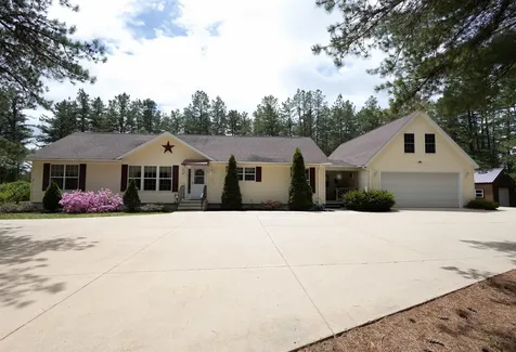 334 Silver Pine Lane Tamworth NH 03886
