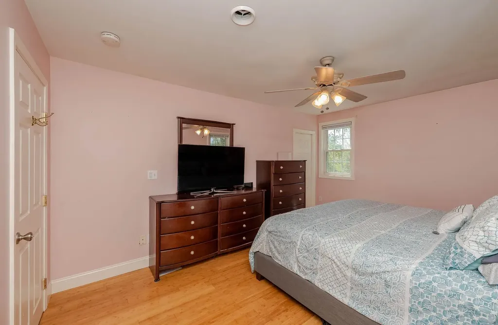 54 Mill Road Kingston NH 03848