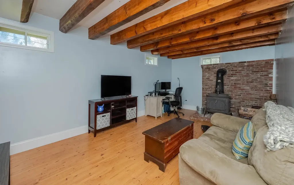 54 Mill Road Kingston NH 03848