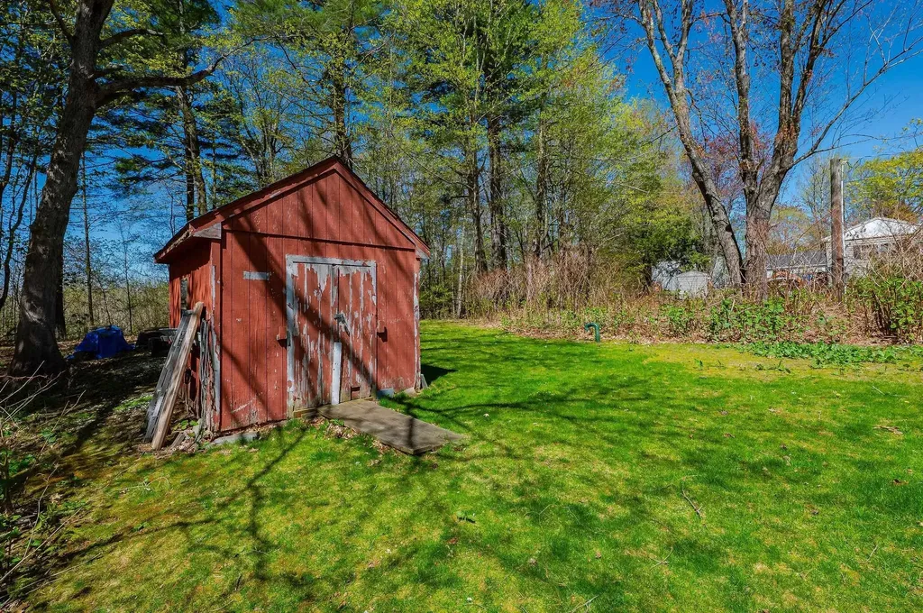 54 Mill Road Kingston NH 03848