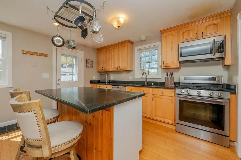 54 Mill Road Kingston NH 03848