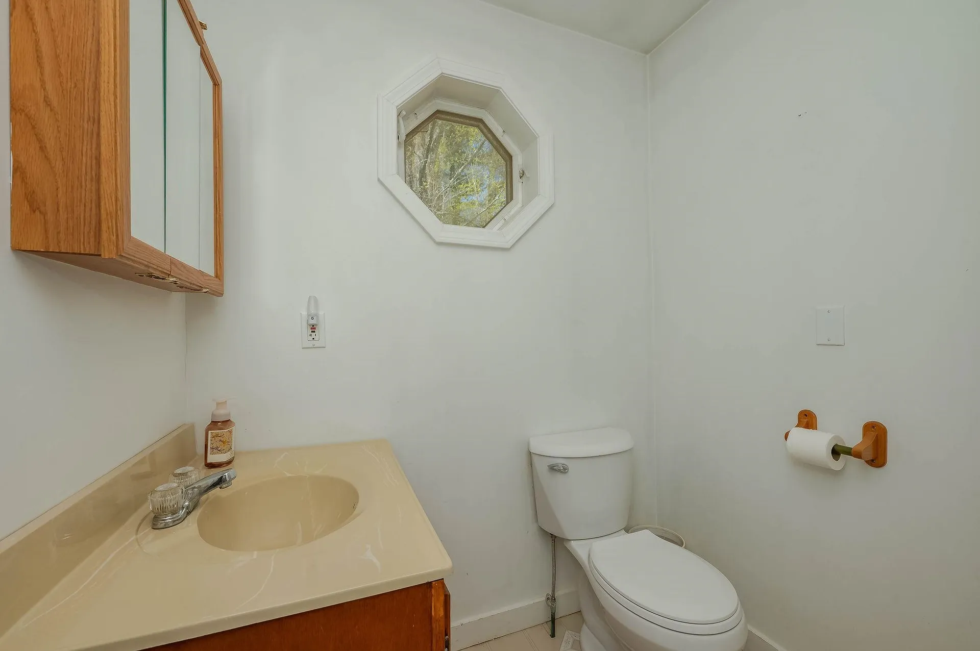 54 Mill Road Kingston NH 03848