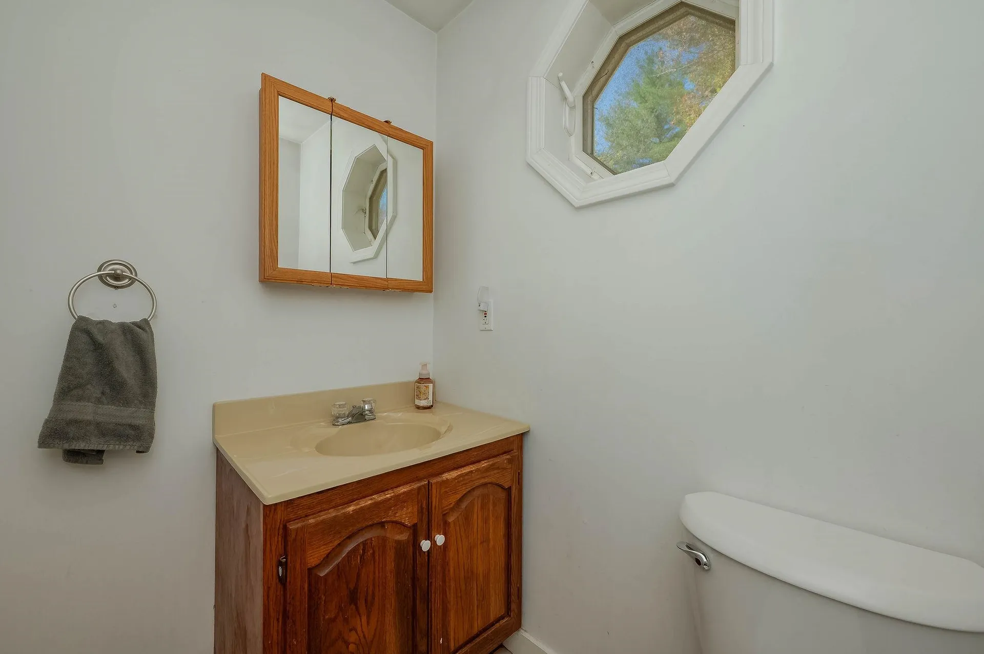 54 Mill Road Kingston NH 03848