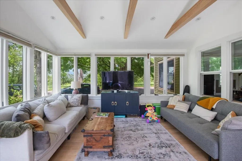 383 Manhattan Drive Burlington VT 05401