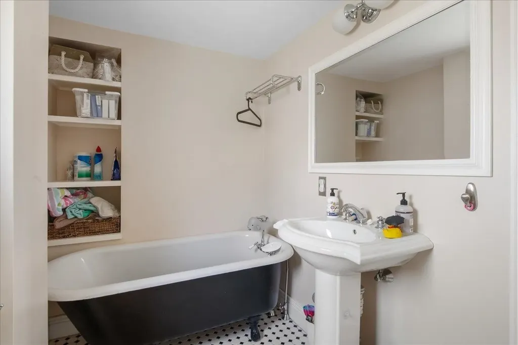 383 Manhattan Drive Burlington VT 05401