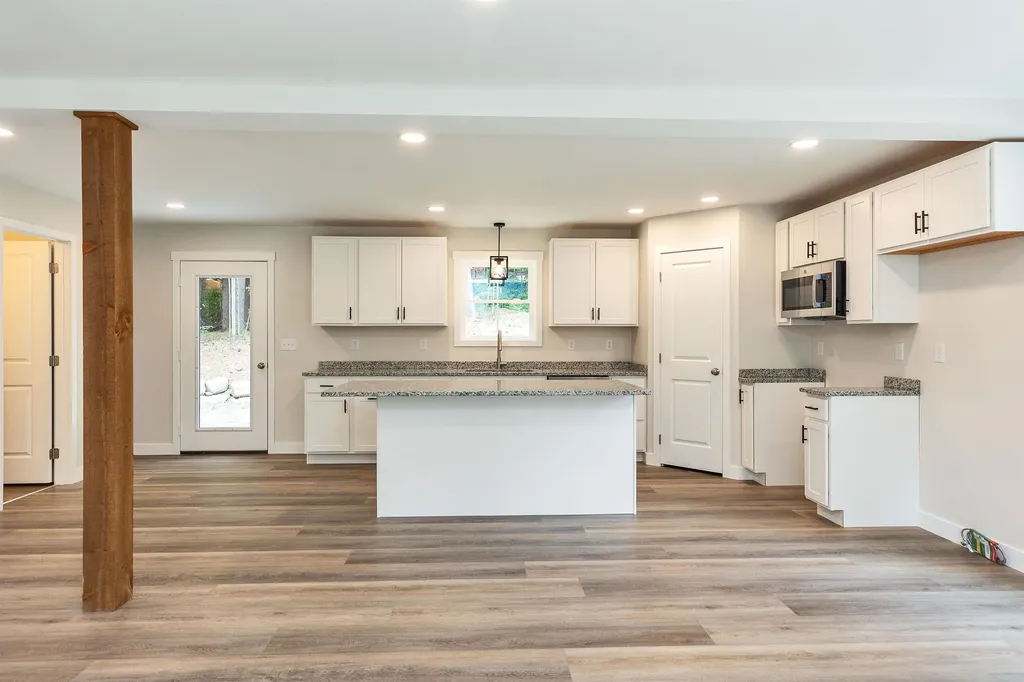 20 West Shore Road Swanzey NH 03446