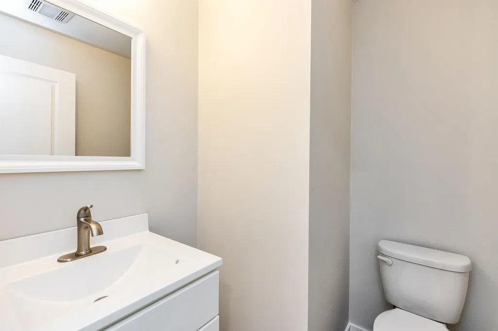 20 West Shore Road Swanzey NH 03446