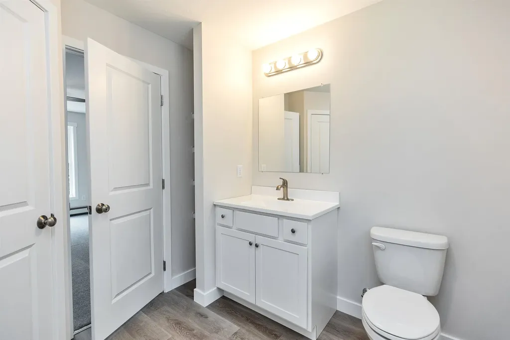 20 West Shore Road Swanzey NH 03446