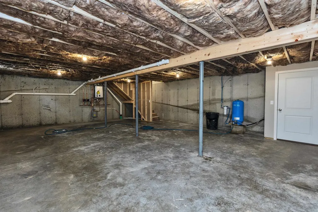 20 West Shore Road Swanzey NH 03446