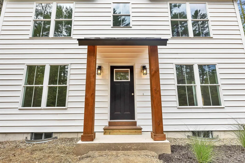 20 West Shore Road Swanzey NH 03446